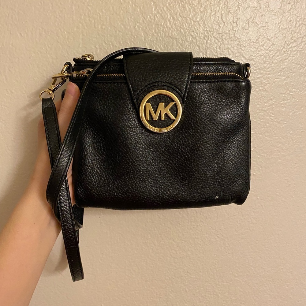 Micheal Kors crossbody purse